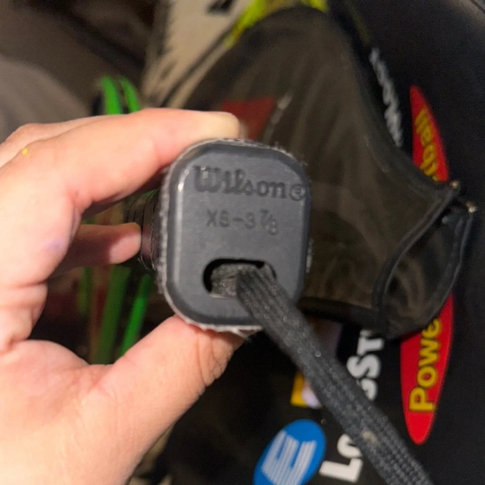 Wilson Racquetball Racket with Cover - Picture 7 of 7